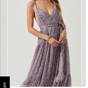 ASTR EARTHA FLORAL PLUNGE TIE WAIST MAXI DRESS